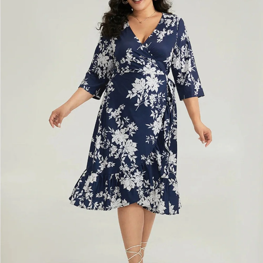BloomChic Navy and White Floral Midi Wrap Dress Plus Size 1X - Picture 1 of 7